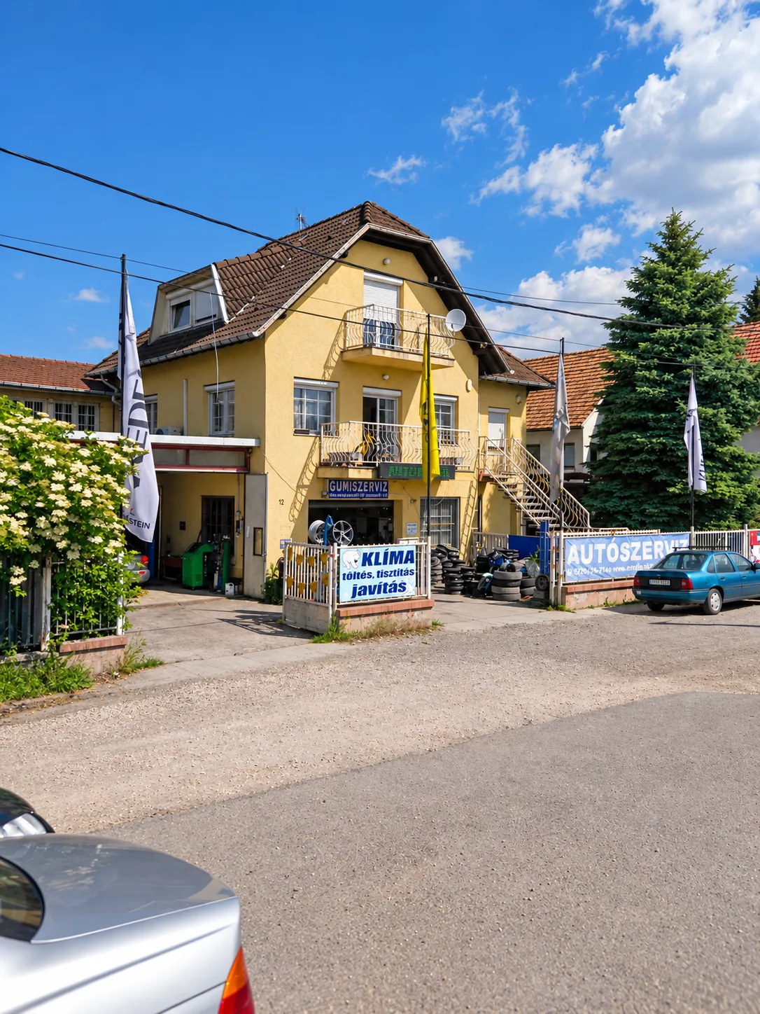 Autógumi Arzenál az utcáról